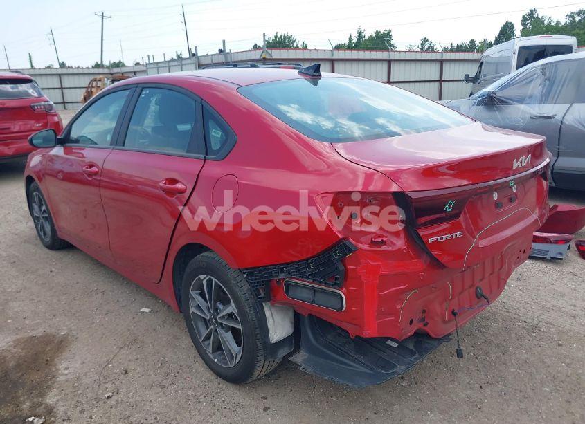 Photo 3 of 2024 Kia Forte LXS (VIN 3KPF24AD4RE712481)