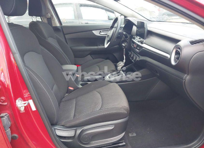 Photo 5 of 2024 Kia Forte LXS (VIN 3KPF24AD4RE712481)