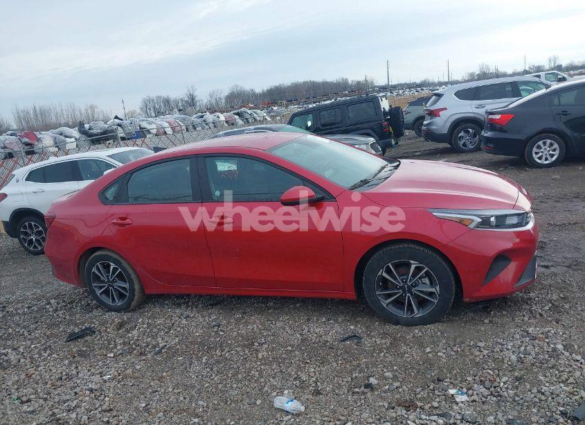 Photo 13 of 2024 Kia Forte LXS (VIN 3KPF24AD4RE712495)