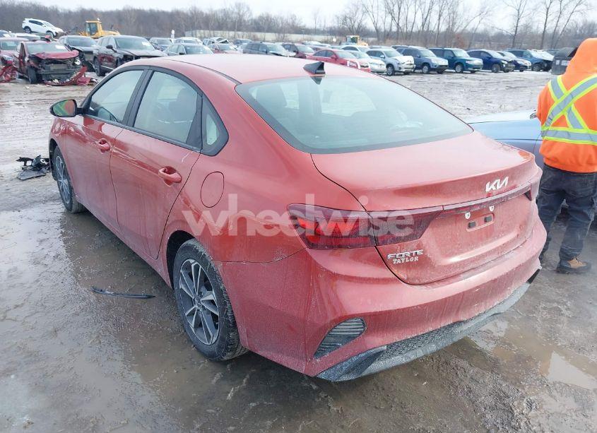 Photo 3 of 2024 Kia Forte LXS (VIN 3KPF24AD4RE726901)