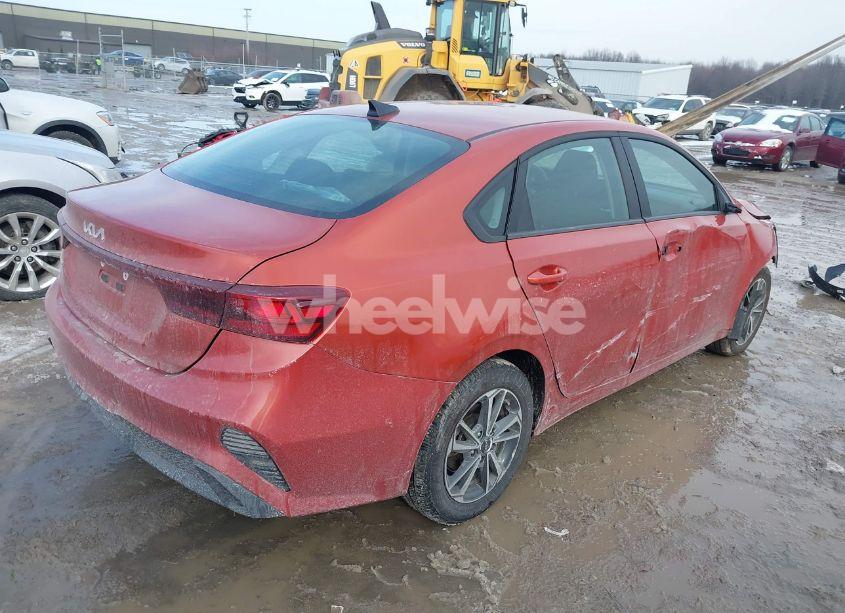 Photo 4 of 2024 Kia Forte LXS (VIN 3KPF24AD4RE726901)