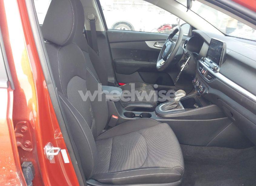 Photo 5 of 2024 Kia Forte LXS (VIN 3KPF24AD4RE726901)