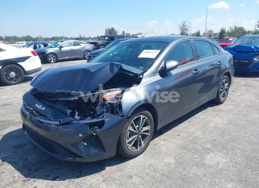 Photo 2 of 2024 Kia Forte LXS (VIN 3KPF24AD4RE727336)