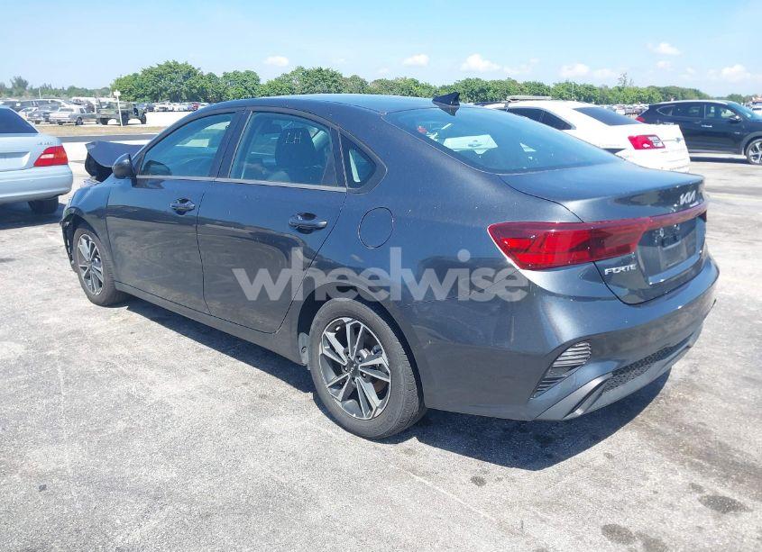 Photo 3 of 2024 Kia Forte LXS (VIN 3KPF24AD4RE727336)