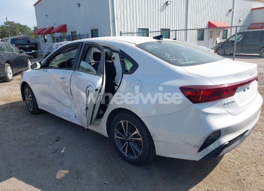 Photo 3 of 2024 Kia Forte LXS (VIN 3KPF24AD4RE728857)