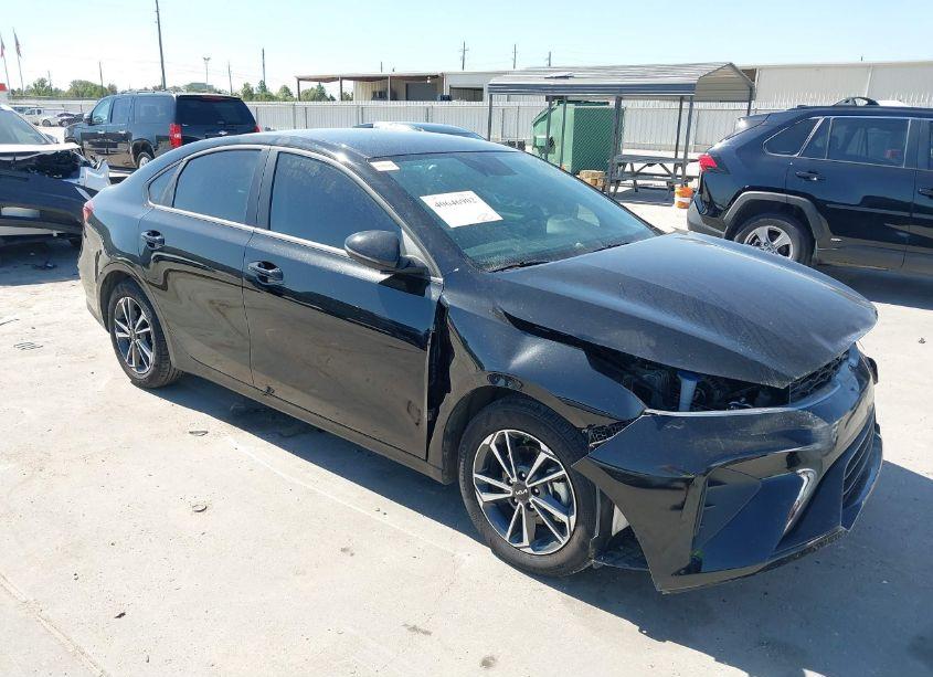 2024 Kia Forte LXS (VIN 3KPF24AD4RE730172) main photo