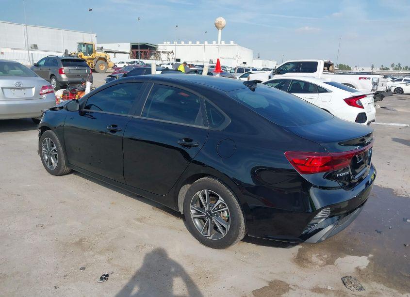 Photo 3 of 2024 Kia Forte LXS (VIN 3KPF24AD4RE730172)