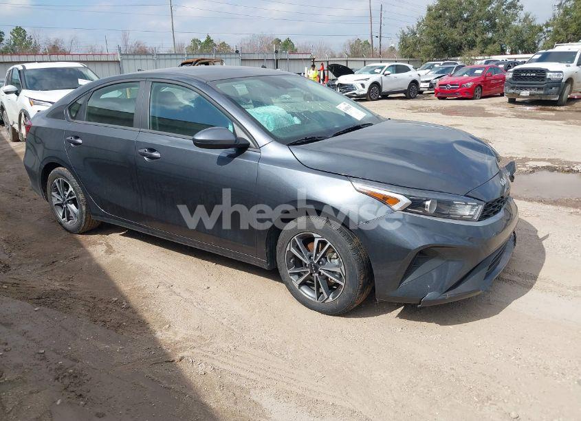2024 Kia Forte LXS (VIN 3KPF24AD4RE734559) main photo