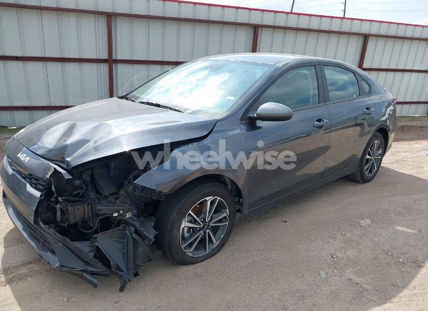 Photo 2 of 2024 Kia Forte LXS (VIN 3KPF24AD4RE734559)