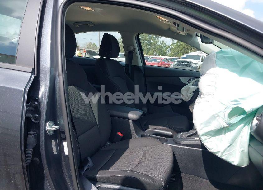 Photo 5 of 2024 Kia Forte LXS (VIN 3KPF24AD4RE734559)