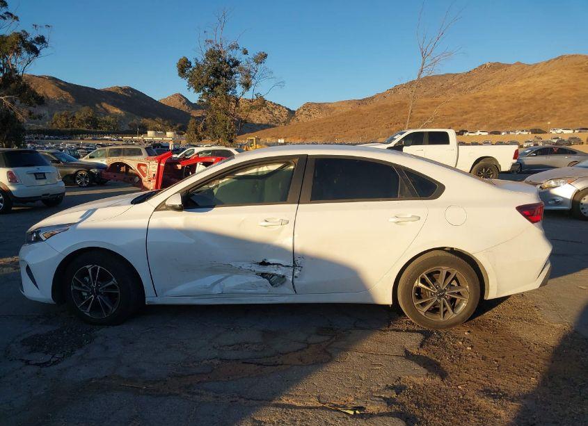 Photo 14 of 2024 Kia Forte LXS (VIN 3KPF24AD4RE738224)