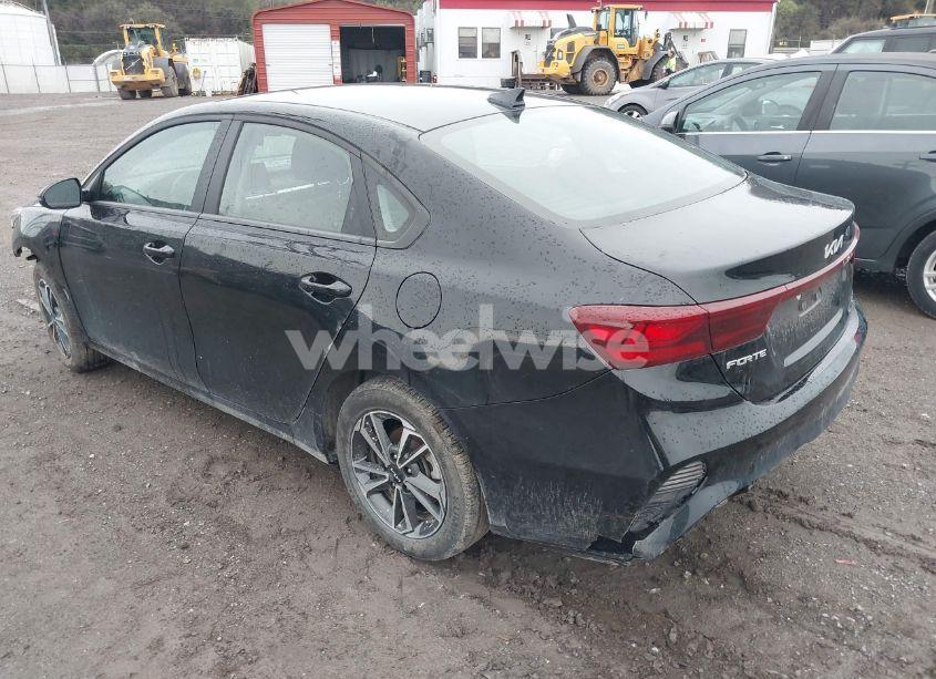 Photo 3 of 2024 Kia Forte LXS (VIN 3KPF24AD4RE744900)