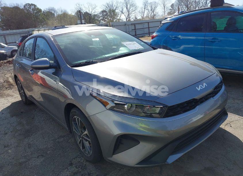 2024 Kia Forte LXS (VIN 3KPF24AD4RE752348) main photo