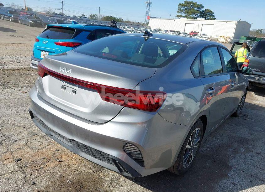 Photo 4 of 2024 Kia Forte LXS (VIN 3KPF24AD4RE752348)
