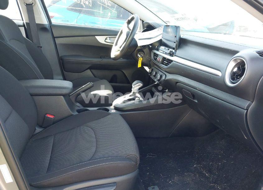 Photo 5 of 2024 Kia Forte LXS (VIN 3KPF24AD4RE752348)