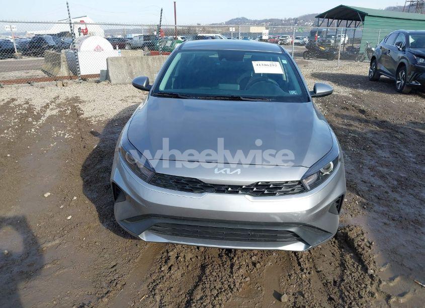 Photo 12 of 2024 Kia Forte LXS (VIN 3KPF24AD4RE758294)