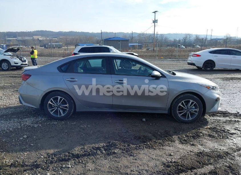 Photo 13 of 2024 Kia Forte LXS (VIN 3KPF24AD4RE758294)