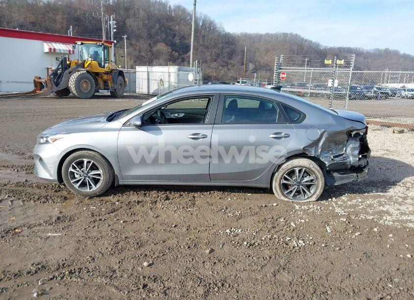 Photo 14 of 2024 Kia Forte LXS (VIN 3KPF24AD4RE758294)