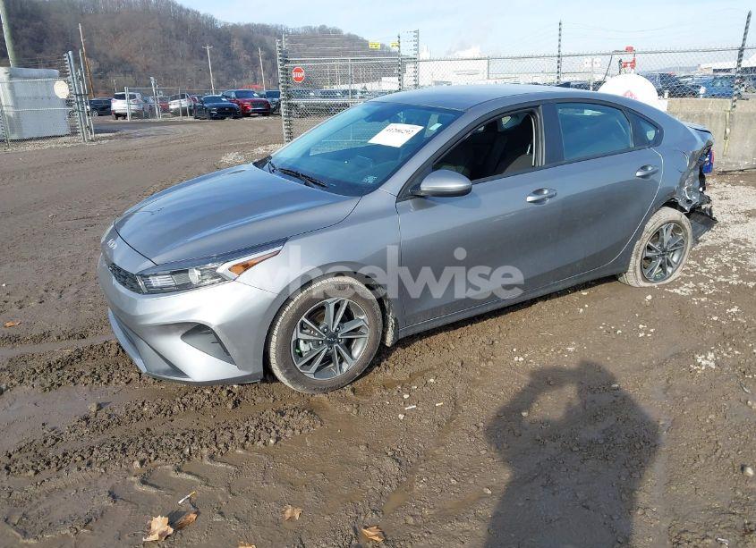 Photo 2 of 2024 Kia Forte LXS (VIN 3KPF24AD4RE758294)