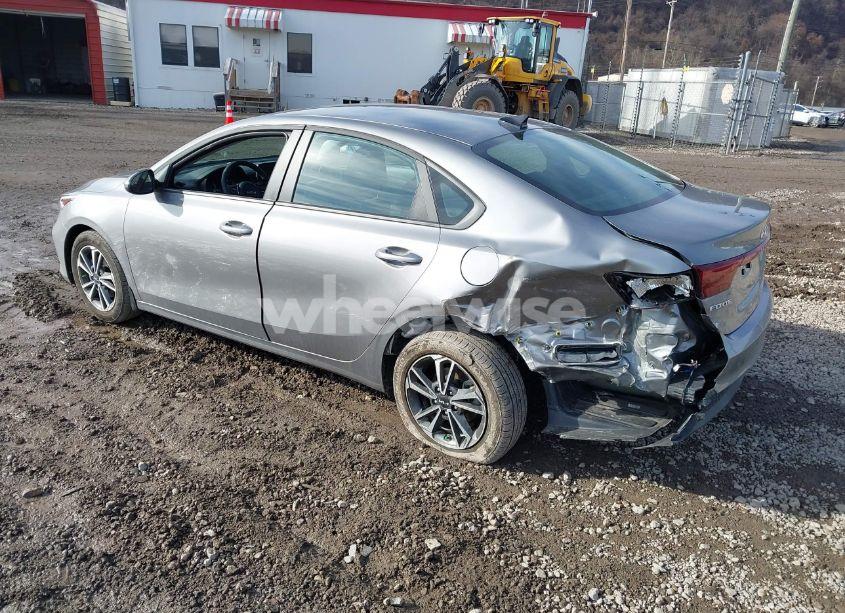 Photo 3 of 2024 Kia Forte LXS (VIN 3KPF24AD4RE758294)