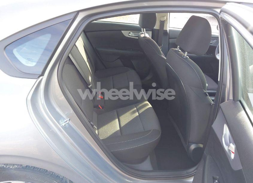 Photo 8 of 2024 Kia Forte LXS (VIN 3KPF24AD4RE758294)