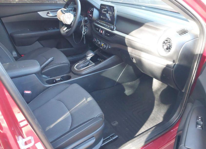 Photo 5 of 2024 Kia Forte LXS (VIN 3KPF24AD4RE759428)