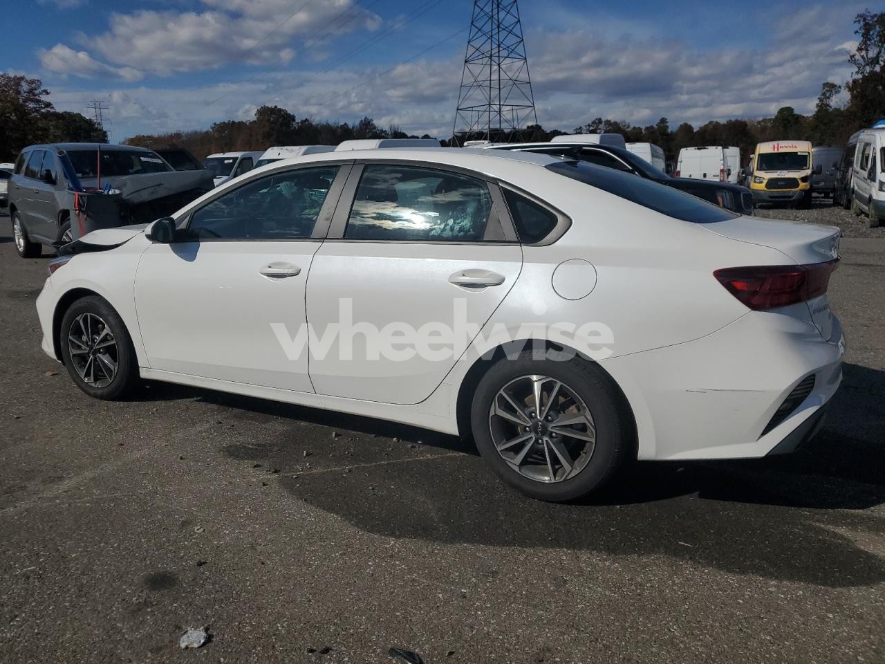 Photo 2 of 2024 KIA FORTE LX (VIN 3KPF24AD4RE791165)