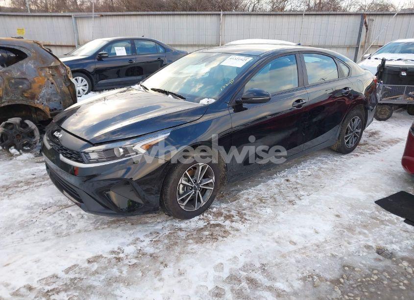 Photo 2 of 2024 Kia Forte LXS (VIN 3KPF24AD4RE812015)