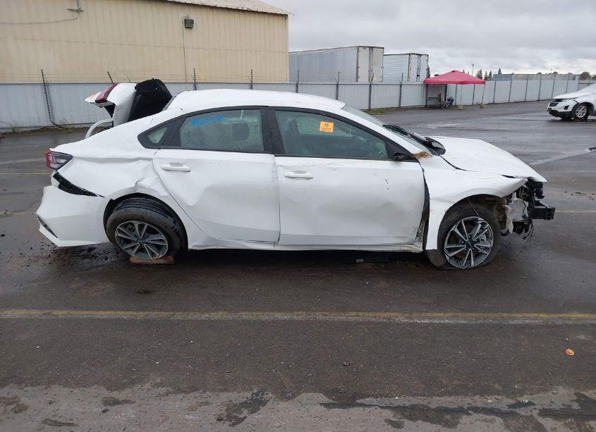 Photo 12 of 2024 Kia Forte LXS (VIN 3KPF24AD4RE813939)