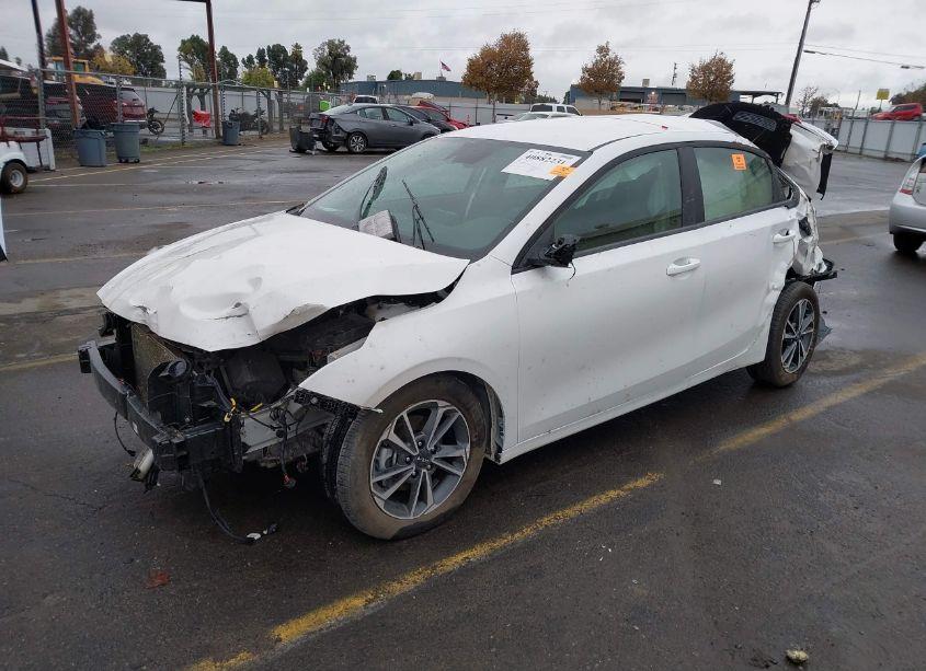 Photo 2 of 2024 Kia Forte LXS (VIN 3KPF24AD4RE813939)