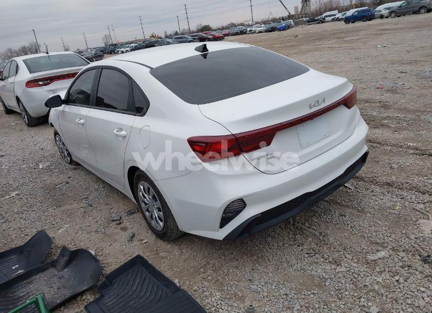 Photo 3 of 2024 Kia Forte LX (VIN 3KPF24AD4RE816744)
