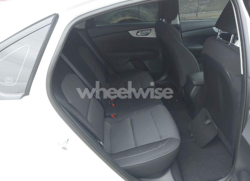 Photo 8 of 2024 Kia Forte LX (VIN 3KPF24AD4RE816744)