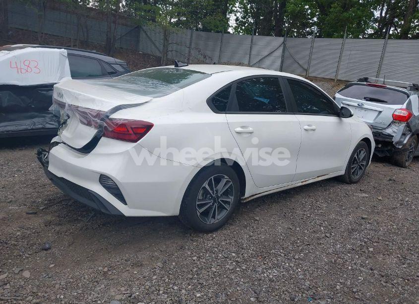 Photo 4 of 2024 Kia Forte LXS (VIN 3KPF24AD4RE819207)