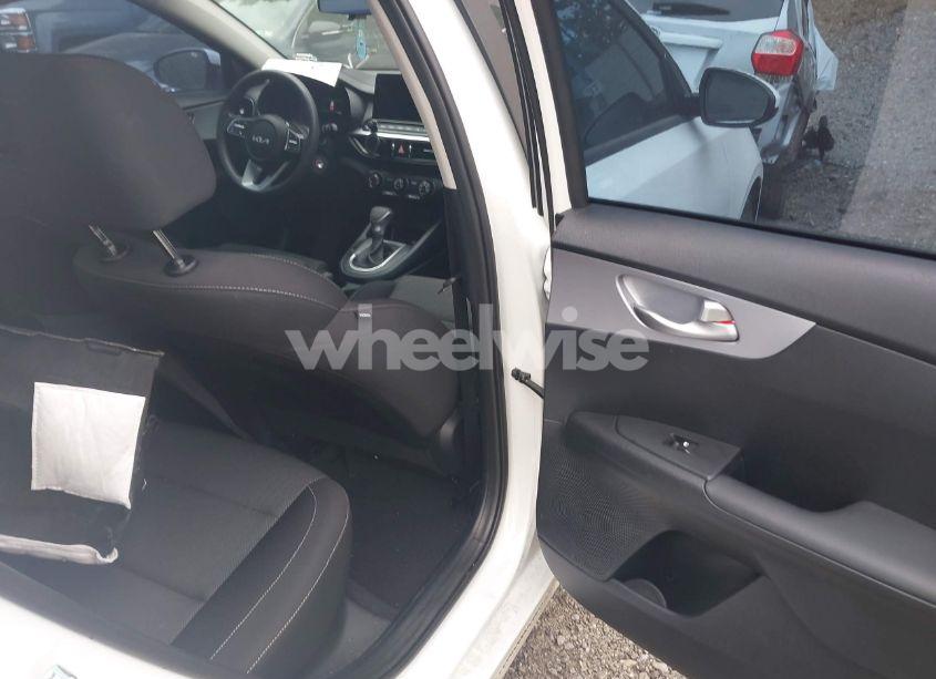 Photo 8 of 2024 Kia Forte LXS (VIN 3KPF24AD4RE819207)