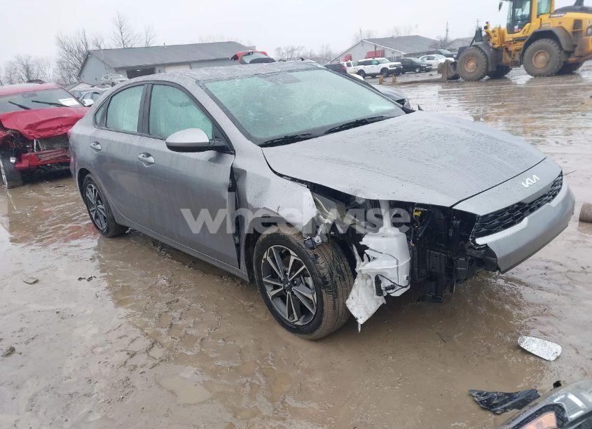 2024 Kia Forte LXS (VIN 3KPF24AD4RE828232) main photo