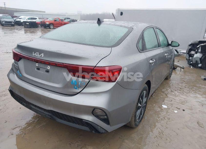 Photo 4 of 2024 Kia Forte LXS (VIN 3KPF24AD4RE828232)