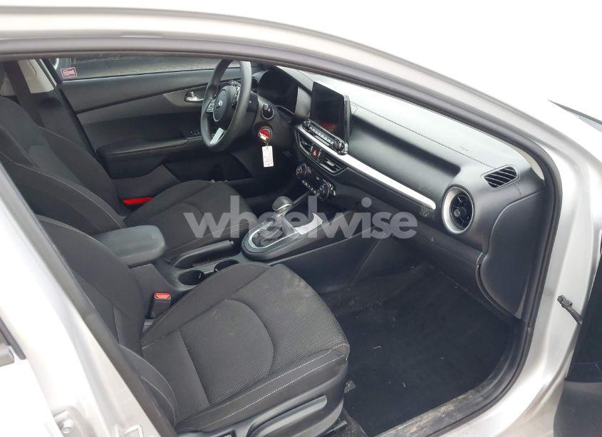 Photo 5 of 2019 Kia Forte LXS (VIN 3KPF24AD5KE012023)