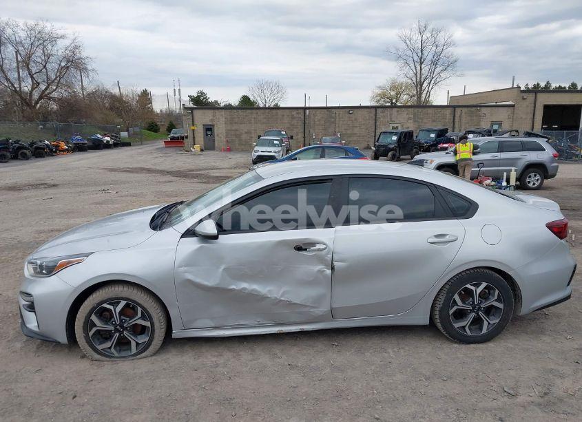 Photo 6 of 2019 Kia Forte LXS (VIN 3KPF24AD5KE012023)