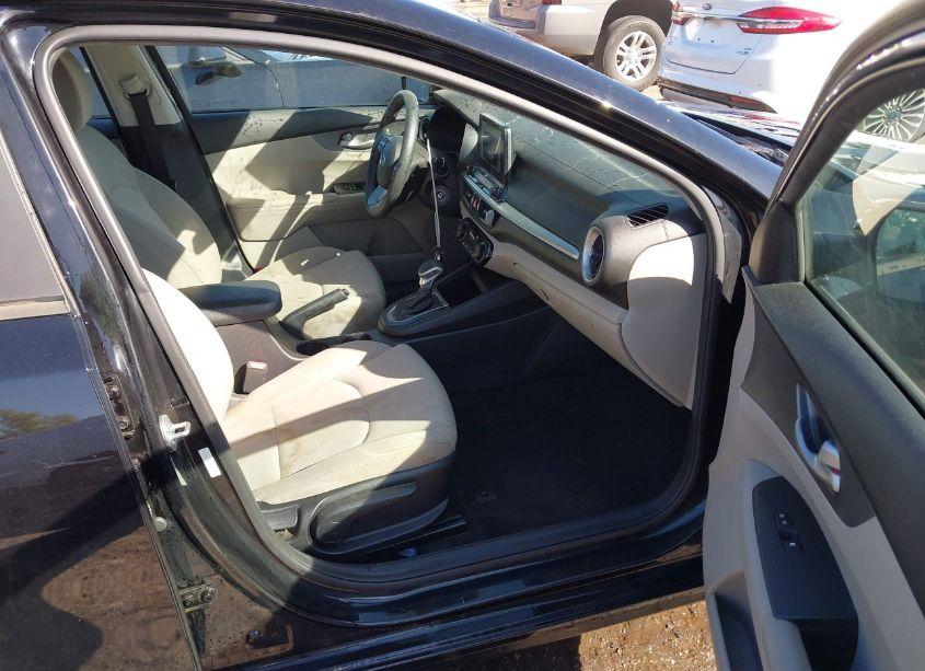 Photo 5 of 2019 Kia Forte LXS (VIN 3KPF24AD5KE032675)