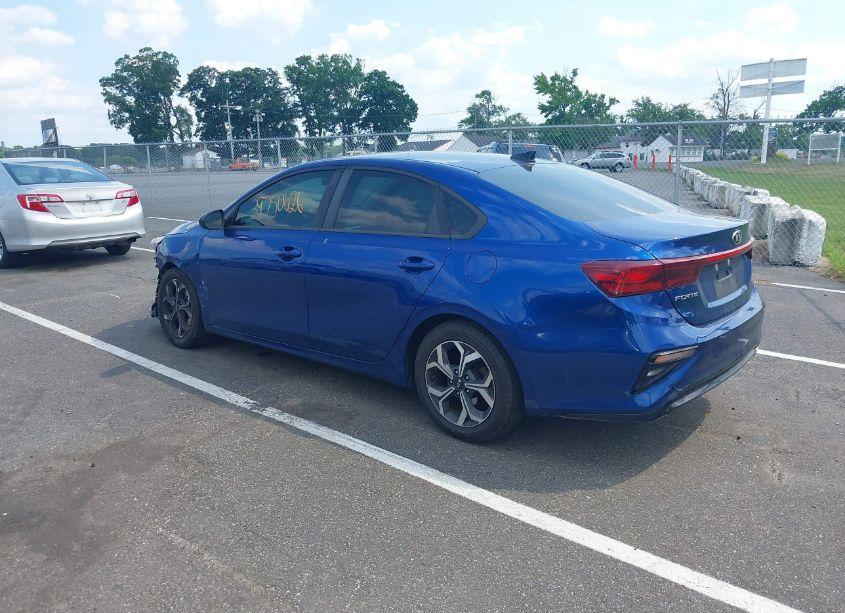 Photo 3 of 2019 Kia Forte LXS (VIN 3KPF24AD5KE042624)