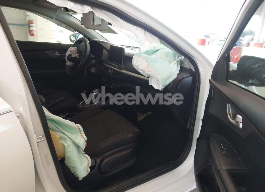 Photo 5 of 2019 Kia Forte FE/LX/LXS (VIN 3KPF24AD5KE058905)