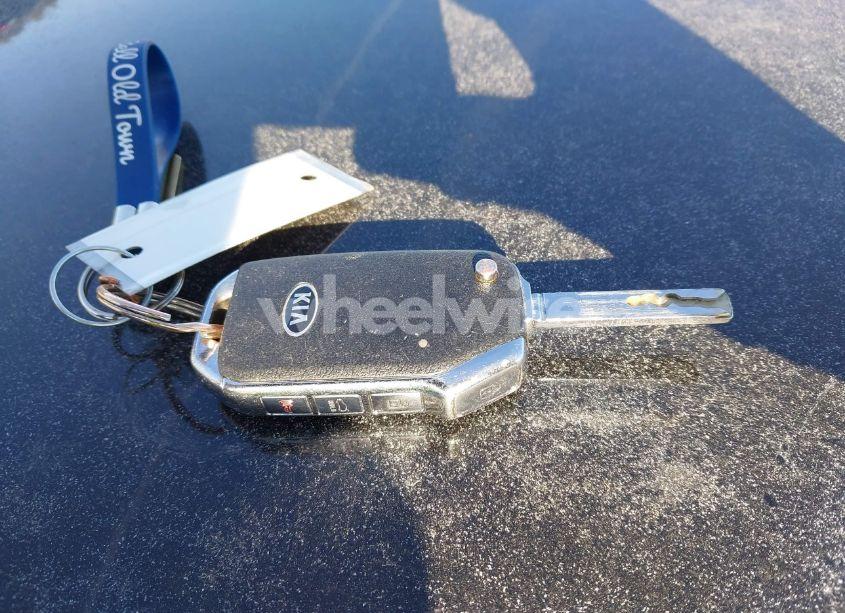 Photo 11 of 2019 Kia Forte LXS (VIN 3KPF24AD5KE060024)