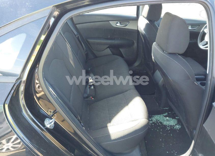 Photo 8 of 2019 Kia Forte LXS (VIN 3KPF24AD5KE060024)