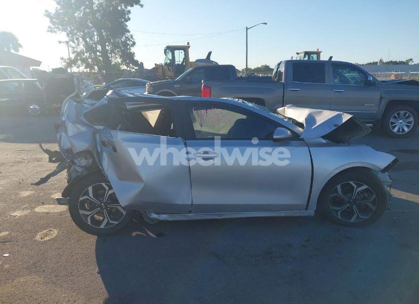 Photo 12 of 2019 Kia Forte LXS (VIN 3KPF24AD5KE072206)