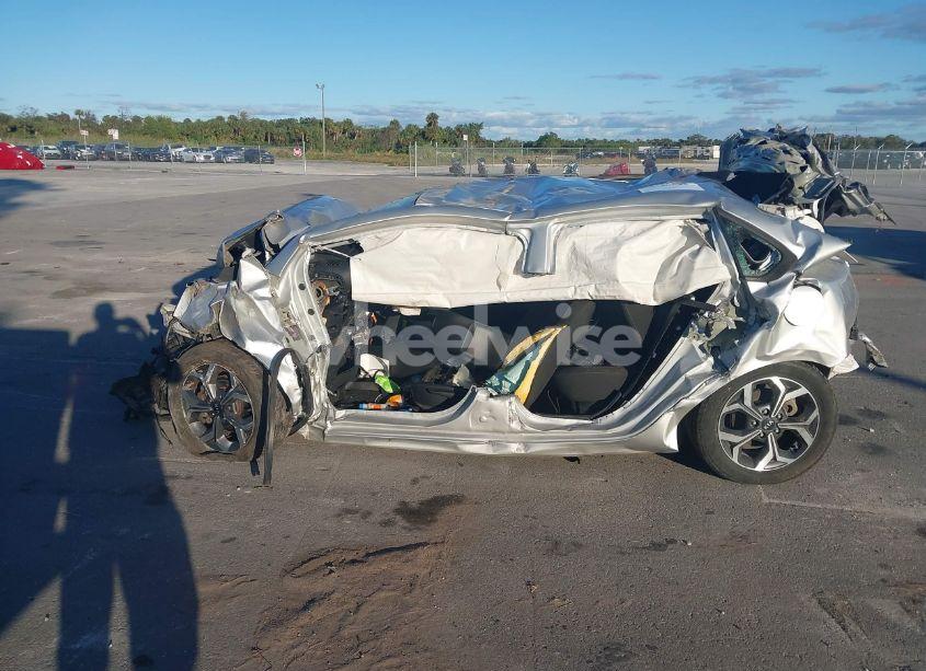 Photo 13 of 2019 Kia Forte LXS (VIN 3KPF24AD5KE072206)