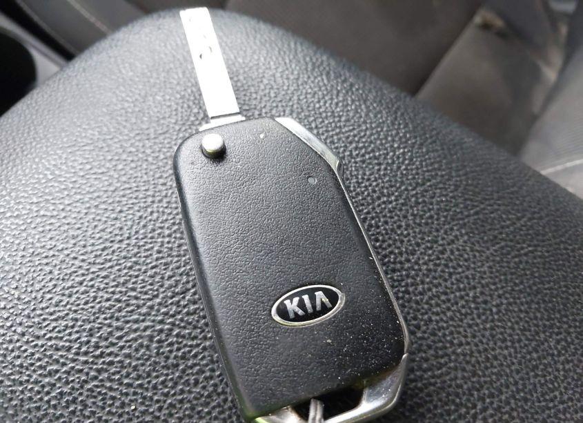 Photo 11 of 2019 Kia Forte LXS (VIN 3KPF24AD5KE076658)