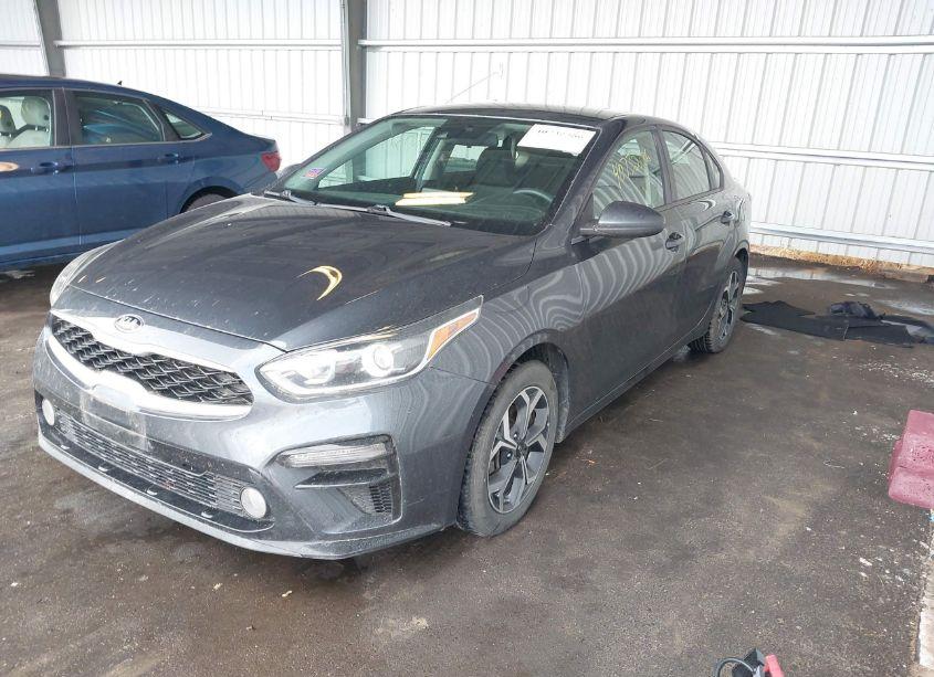 Photo 2 of 2019 Kia Forte LXS (VIN 3KPF24AD5KE076658)