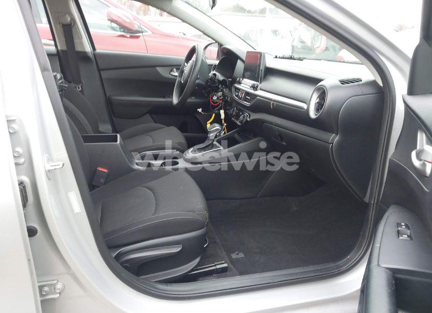 Photo 5 of 2019 Kia Forte LXS (VIN 3KPF24AD5KE081522)