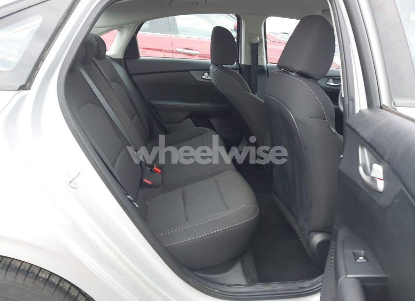 Photo 8 of 2019 Kia Forte LXS (VIN 3KPF24AD5KE081522)