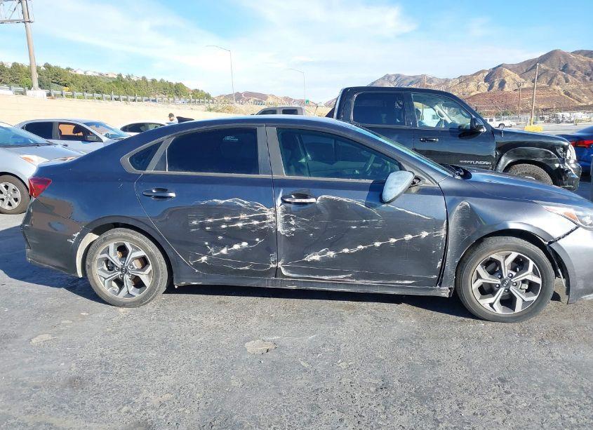 Photo 12 of 2019 Kia Forte LXS (VIN 3KPF24AD5KE082086)